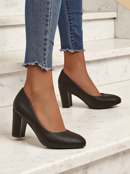 Royal Fashion Women's Sofia Lux eco-leather pumps