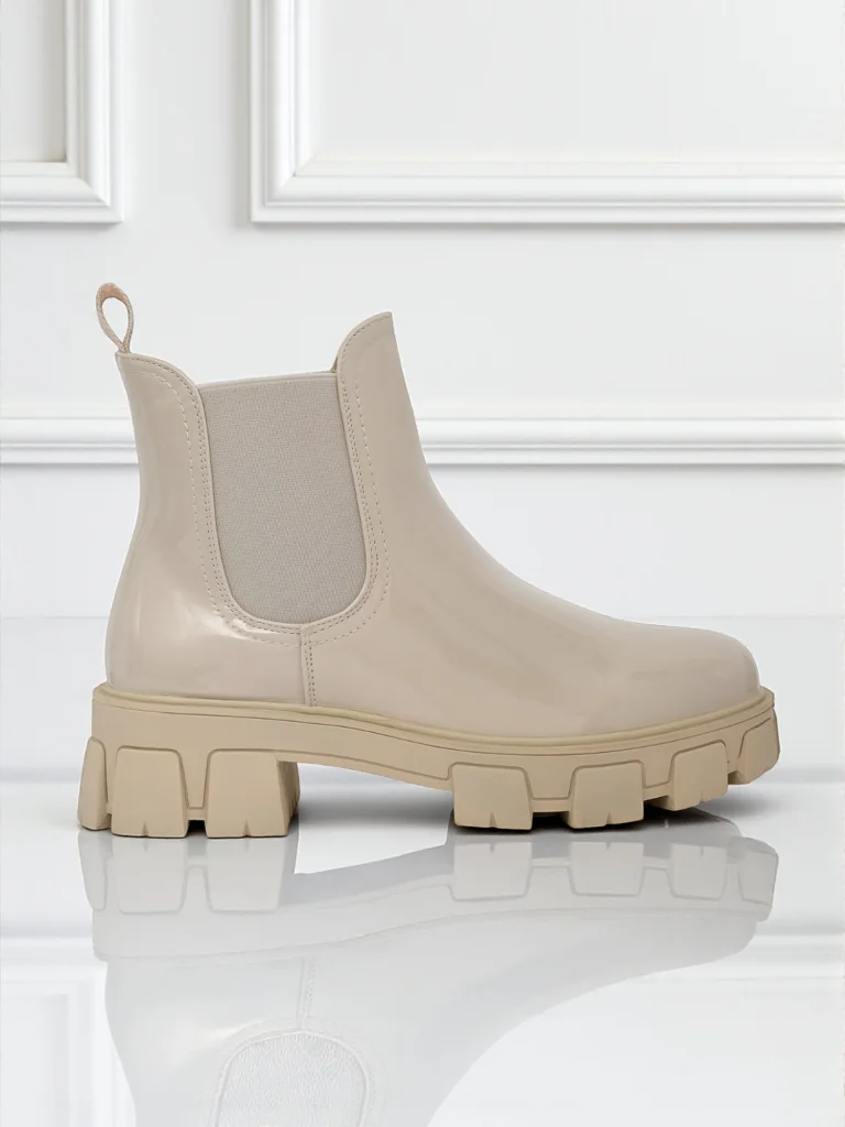 Royalfashion Ботинки на массивной подошве из лакированной экокожи Calista Weide