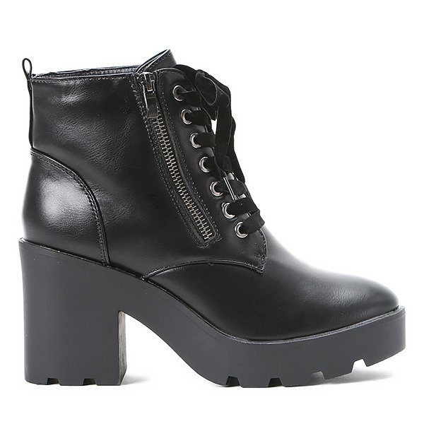 Czarne botki na grubej podeszwie Matessrae - Obuwie