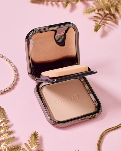 Luxelux long-lasting pressed powder 02