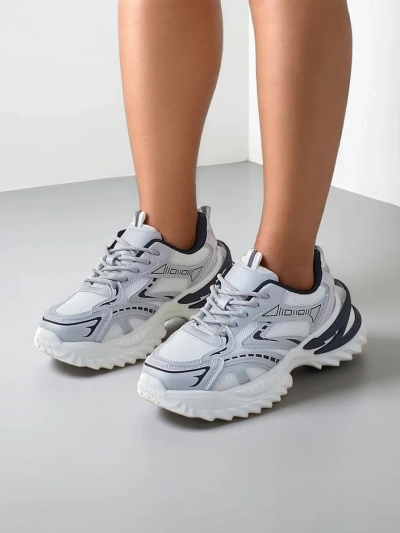 Royalfashion Women's sports sneakers on a thicker sole Nettes