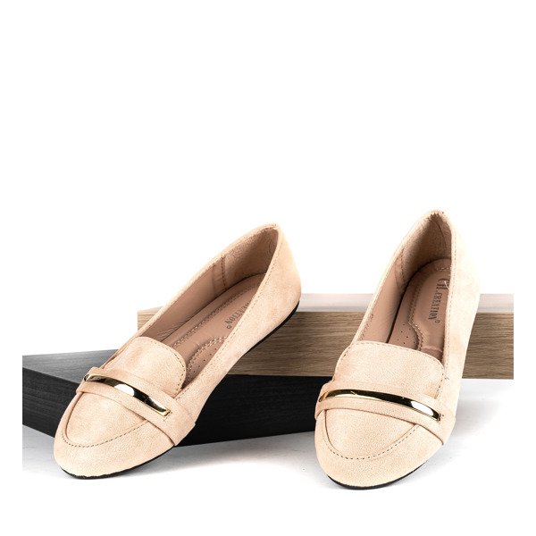 Beżowe mokasyny ze złotą ozdobą Greca - Obuwie