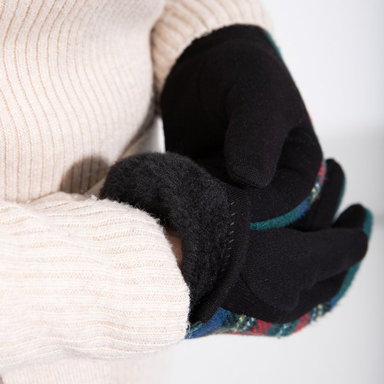 Women's mittens in green checkered - Gloves