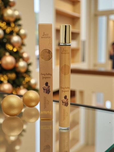 Ujë parfumi i frymëzuar për femra Jazz Whisper