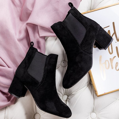Black boots on a higher post Anabella - Footwear