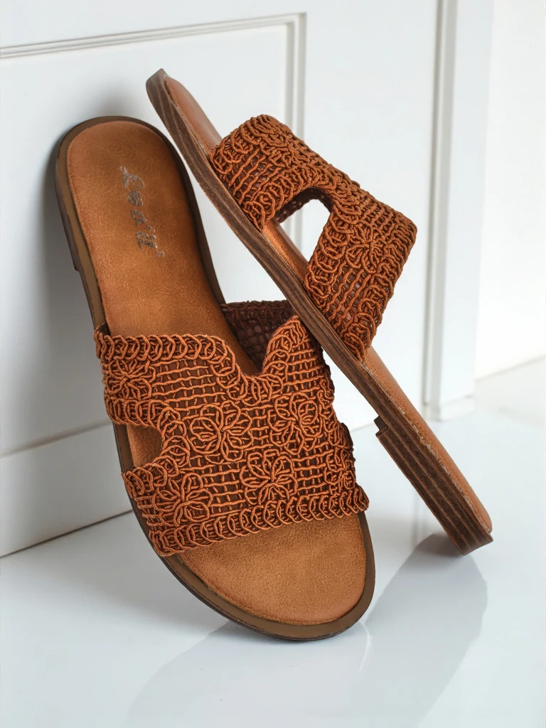 Rpyalfashion Женские шлепанцы с декоративным ремешком Braida