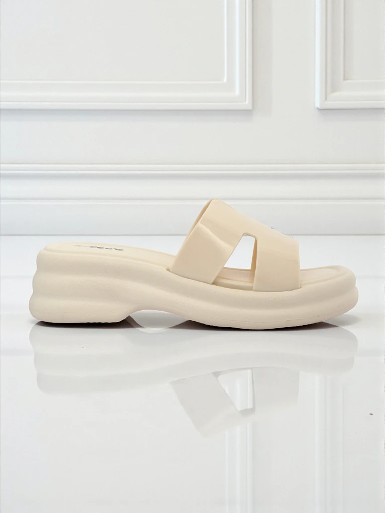 Royalfashion Женские шлепанцы на толстой подошве Nova Gloss