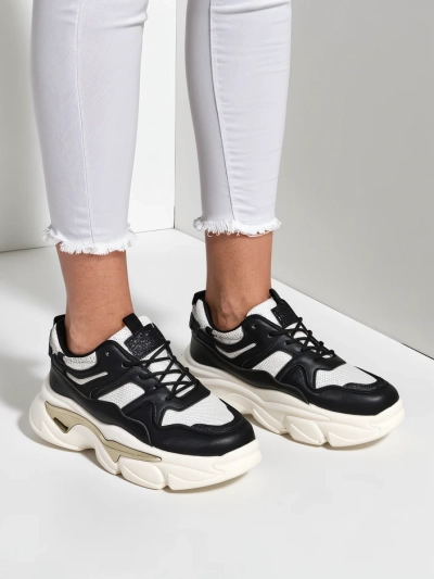 Royalfashion Women's sneakers on thicker sole Lesalli
