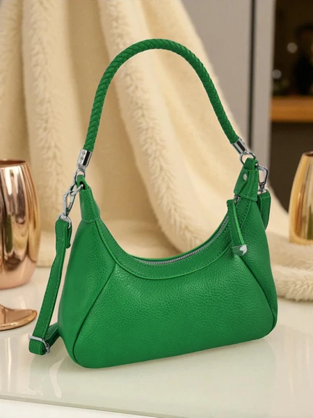 Royalfashion Mała damska torebka z imitacji skóry z ozdobnym paskiem Lacquea