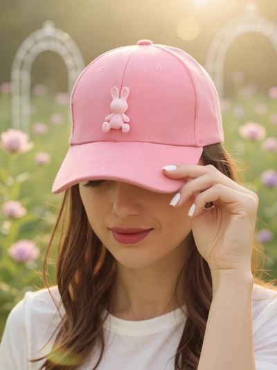 Royalfashion cepure ar nagu un truša šika ielāpu