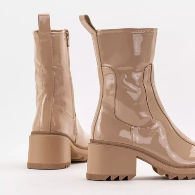 OUTLET Beige women's boots on a wide post Grifis - Footwear