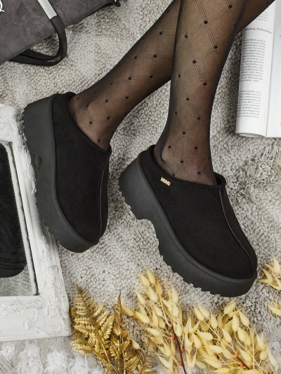 Calindra Women's Short Faux Fur Snow Boots