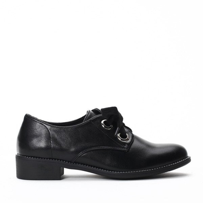 Czarne, wiązane oksfordki - Obuwie