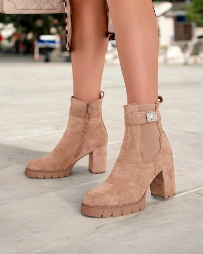 Женские ботильоны Royalfashion на стойке Effo