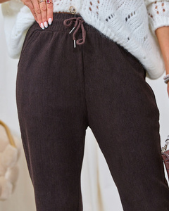 Tumši brūns || brūns