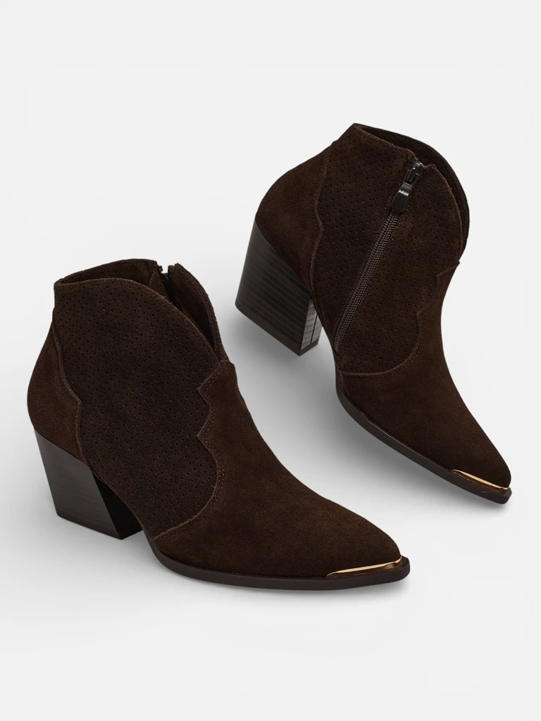 Women's cowboy boots made of natural leather Nilof