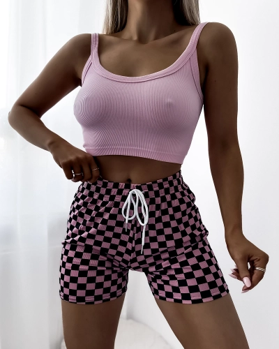 Rozā un melnā krāsā sieviešu rūtaina auduma šorti PLUS SIZE- Apģērbi