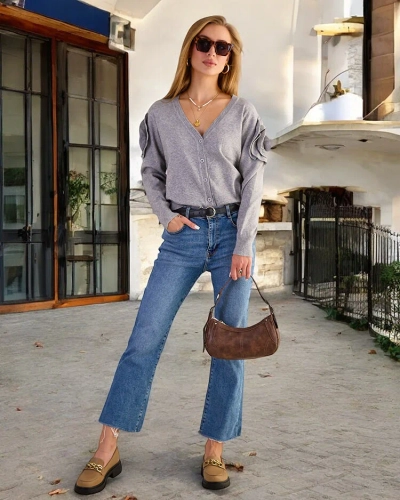 Женский свитер с расстегнутыми пуговицами Royalfashion