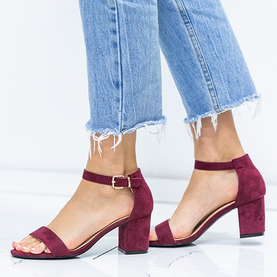 Bordowe sandały na niskim słupku Lisha - Obuwie