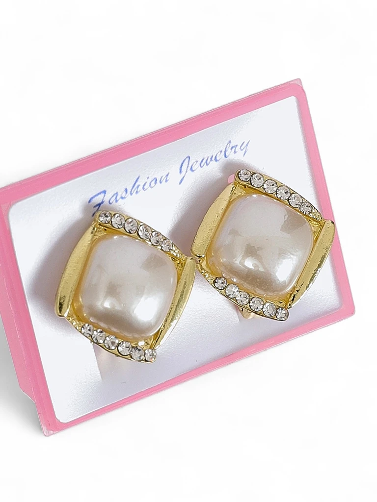 Clip-on women's pearl earrings