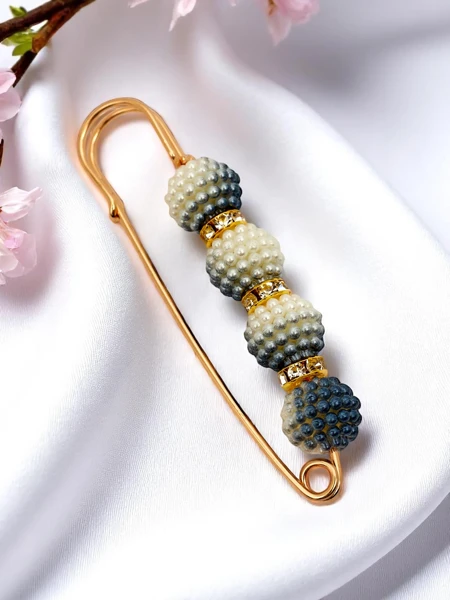 Dekoratīva sieviešu broša ar pērlēm Four Pearls