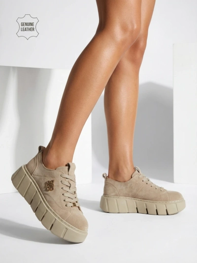 Sportowe sneakersy damskie ze skóry naturalnej Renos