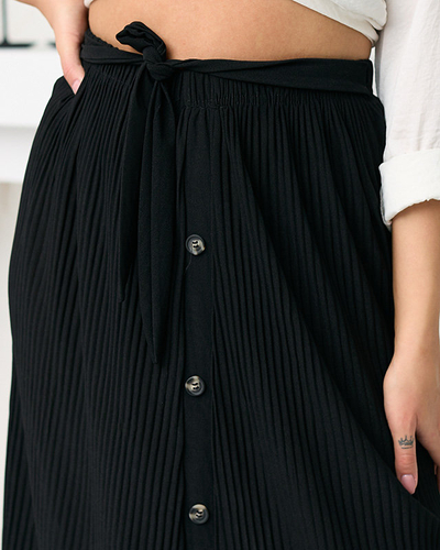 Ladies' black pleated midi skirt with buttons - Footwear