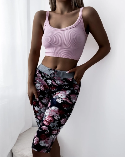 Women's maroon 3/4 shorts with a floral pattern - Clothing