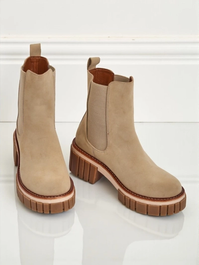 Amber Walk ankle boots with block heels made of eco-nubuck