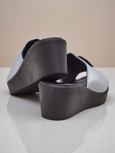 Royalfashion Sieviešu sandales uz platformas Elira