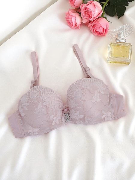Royalfashion Women's push-up bra with lace Sensuelle Lift