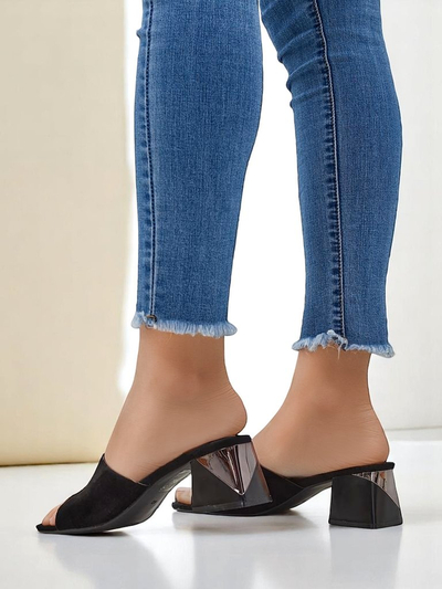 Женские шлепанцы Royalfashion с декоративным каблуком Vollatie