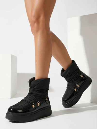 Royalfashion Women's slip-on snow boots in black Dabenda