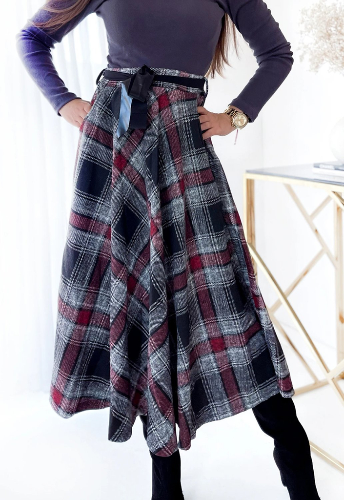 Royalfashion Women's gray and red long plaid skirt