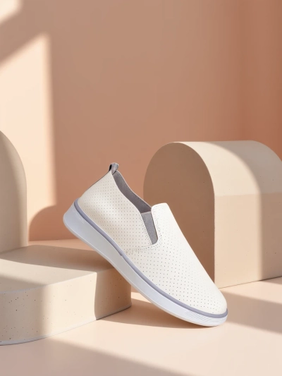 Royalfashion Women's perforated sports shoes Musio