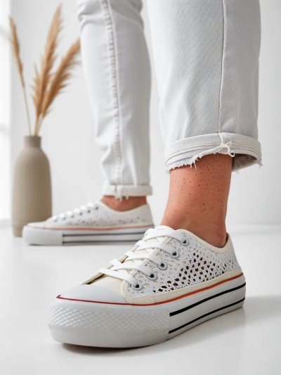 Royalfashion Women's perforated sneakers Nizzet