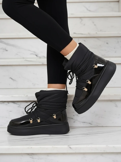 Royalfashion Women's slip-on snow boots in black Dabenda