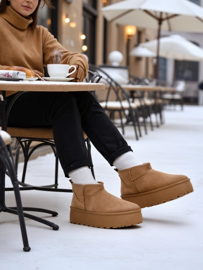 Royalfashion Women's platform snow boots a'la Dagodo
