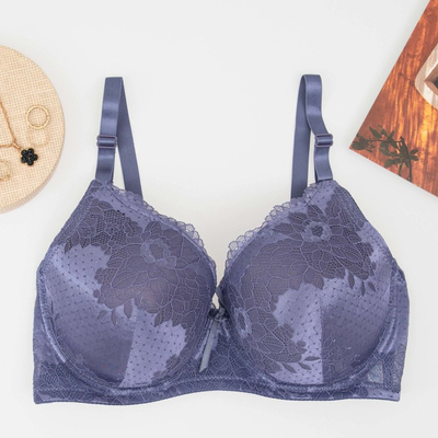 Violet bra with decorative lace - Underwear