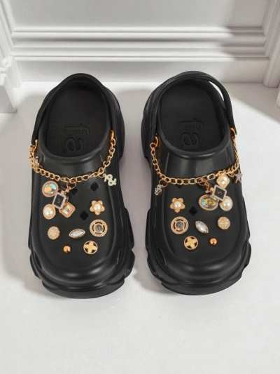 Aurelia Nero – stylish slides with embellishments and a chain, durable