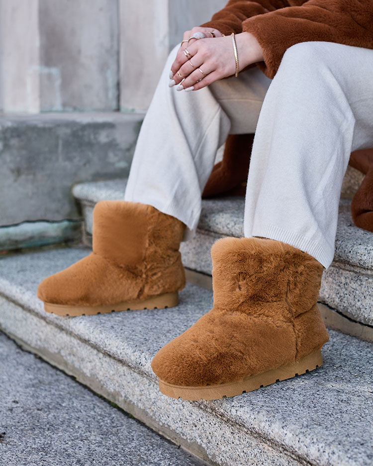 Женские меховые ботинки коричневого цвета Ottola