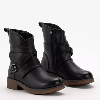 OUTLET Black women's boots with a buckle Ingyda - Footwear