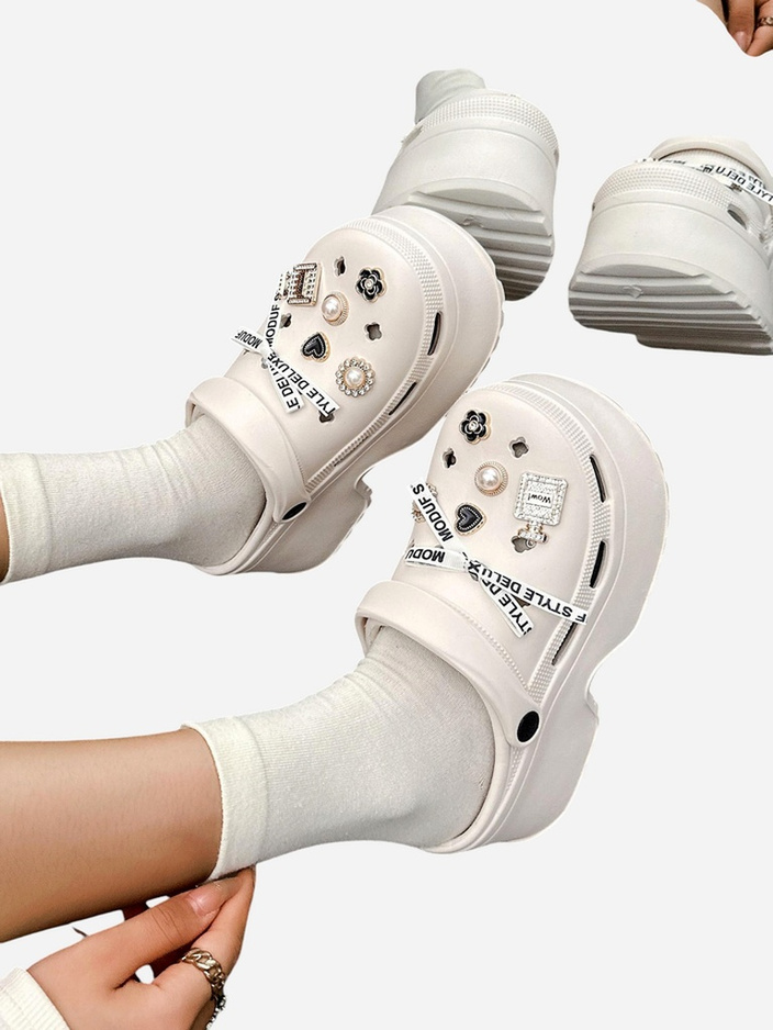 Royalfashion Sieviešu gumijas sandales ar dekoriem Dellos