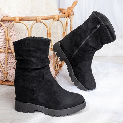 Black boots with a covered wedge Yetna - Footwear
