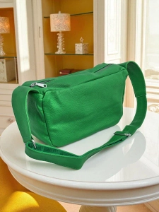 тёмно-зелёный