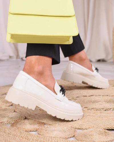 Sieviešu lakotas mokasīnas krēmkrāsā Adolos- Apavi