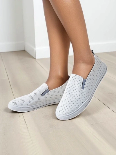 Royalfashion Women's perforated slip-on shoes Eppes