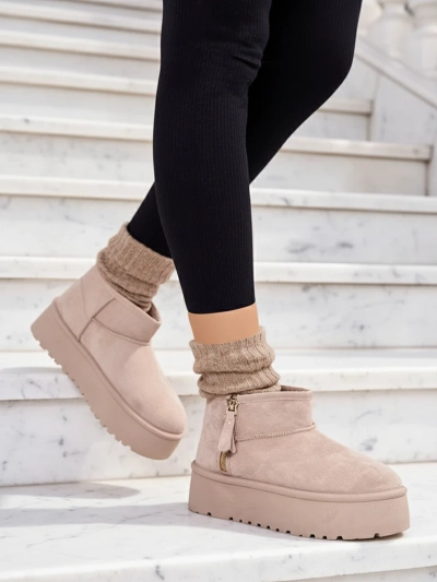 Royalfashion Women's platform snow boots a'la Delgadi