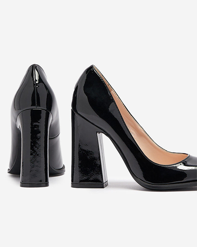 Black lacquered pumps with square toe Oriva - Footwear