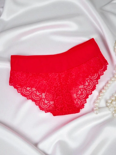 Women's briefs with lace and straps